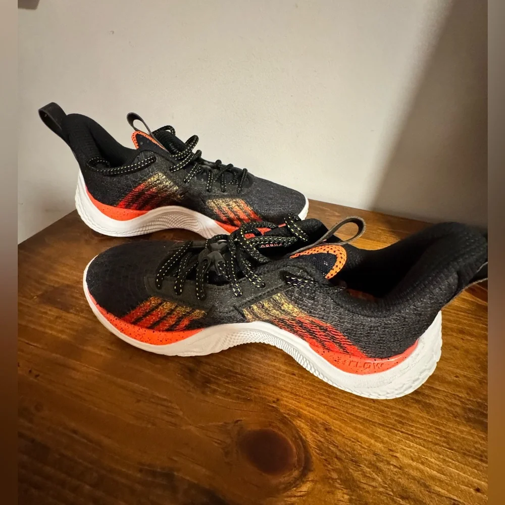 Under Armour Black and Orange Stephan Curry Flow Basketball Sneakers - Picture 2 of 7